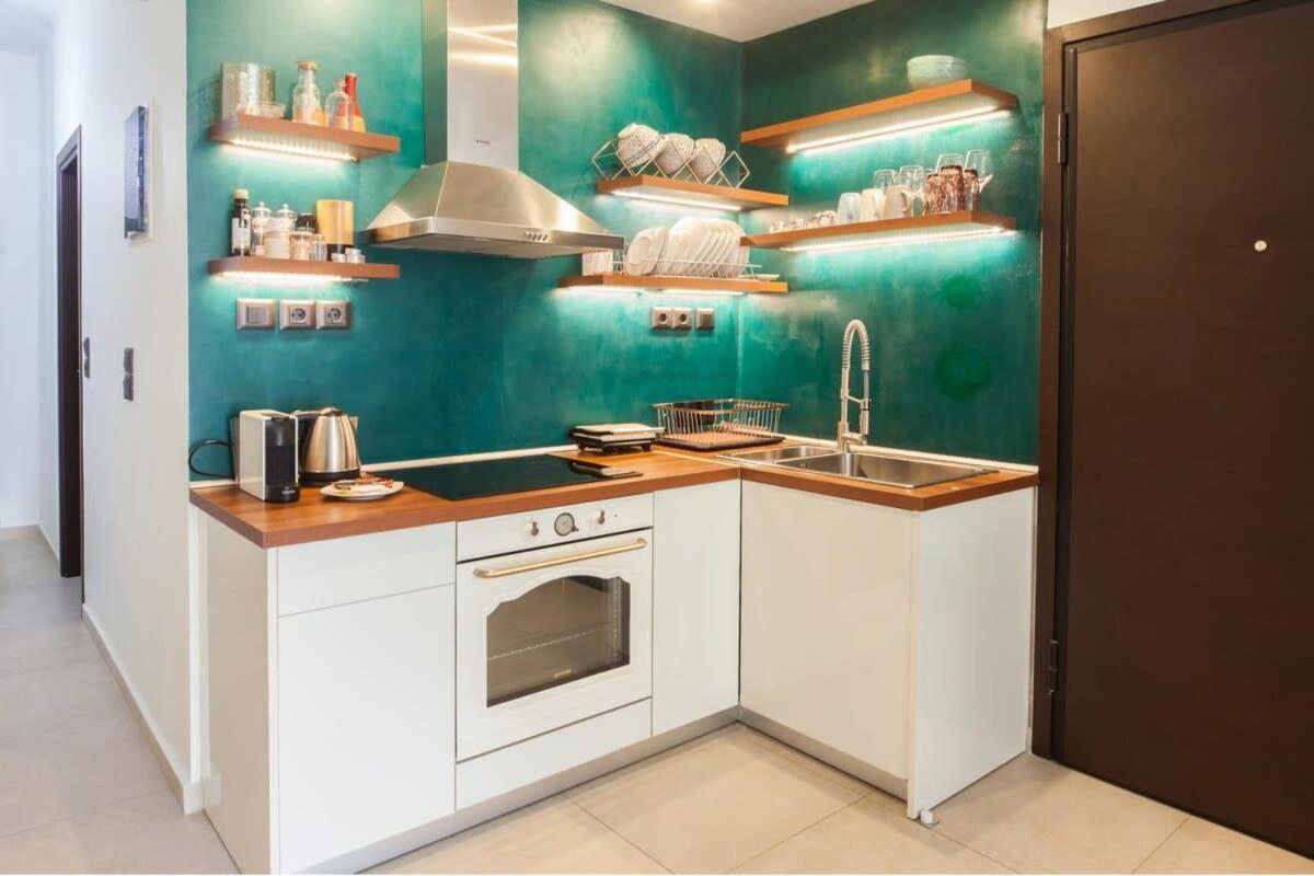 Beautiful Elegant Apartment Next To Monastiraki Athens Luaran gambar
