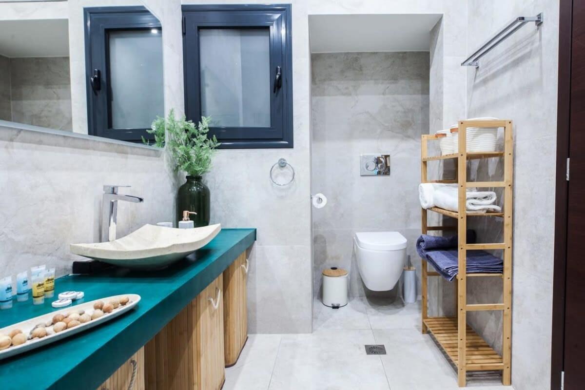 Beautiful Elegant Apartment Next To Monastiraki Athens Luaran gambar