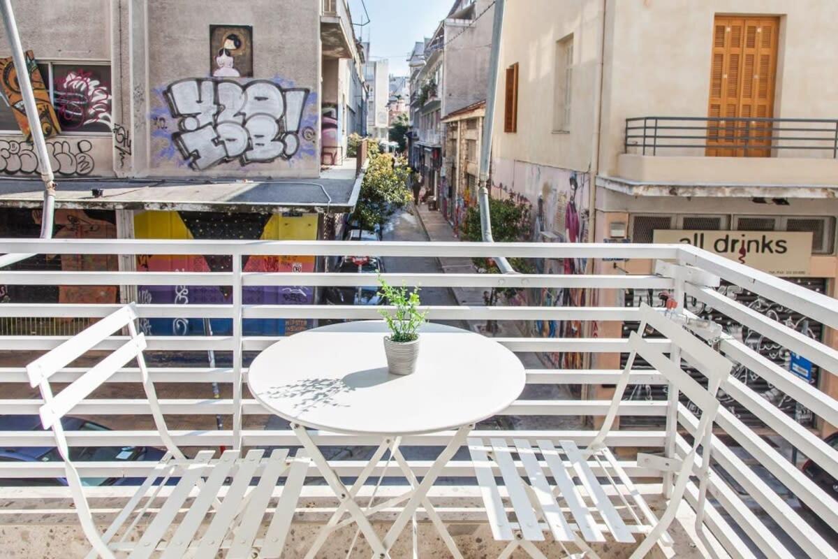 Beautiful Elegant Apartment Next To Monastiraki Athens Luaran gambar
