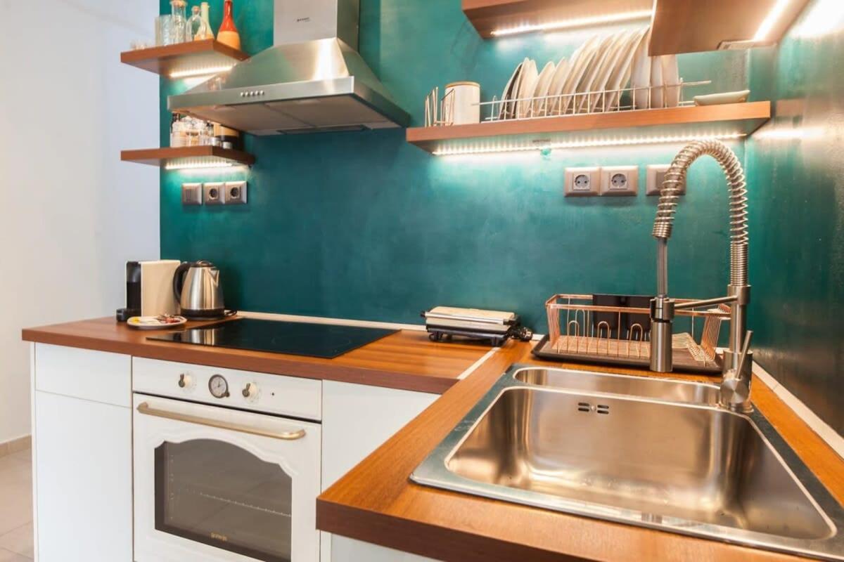 Beautiful Elegant Apartment Next To Monastiraki Athens Luaran gambar